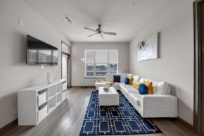 Luxurious West Midtown Condo condo